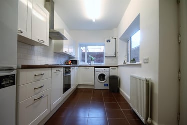 5 bed house, Warwick Street, Shieldfield, Newcastle, NE65AR - Image 1